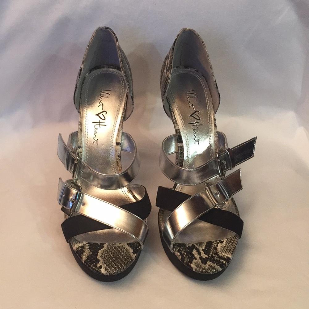 Velvet Heart 💕Women's Oriana High Heels Platforms - Picture 2 of 8